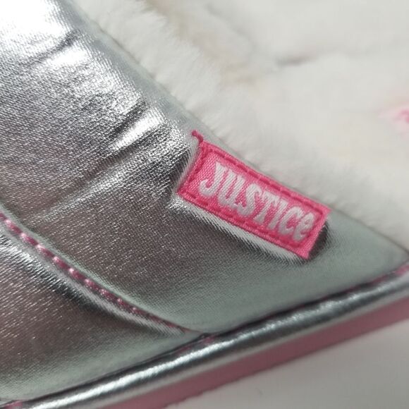 NWT. Justice quilted silver, fur lined house slippers. Size 6. - Picture 4 of 16
